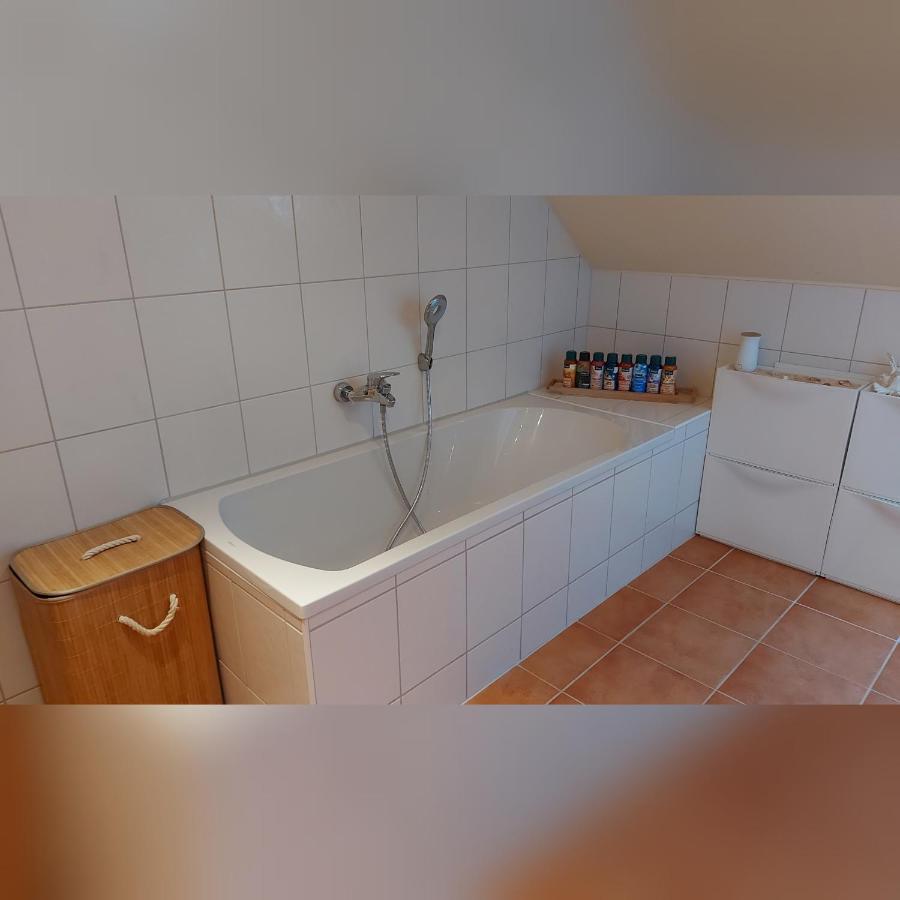 Ferienwohnung -Auszeit-Sayn เบนดอร์ฟ ภายนอก รูปภาพ